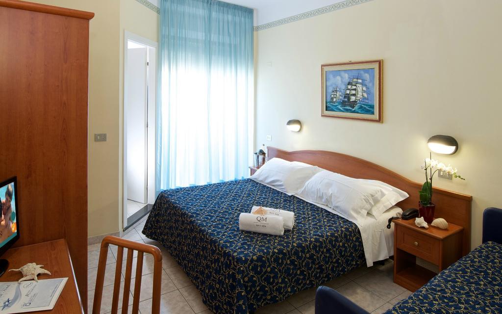 Hotel Queen Mary Каттоліка Номер фото